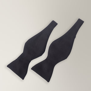 Self-tie Bow Tie in Satin Grosgrain - Black | Andrea Kosta