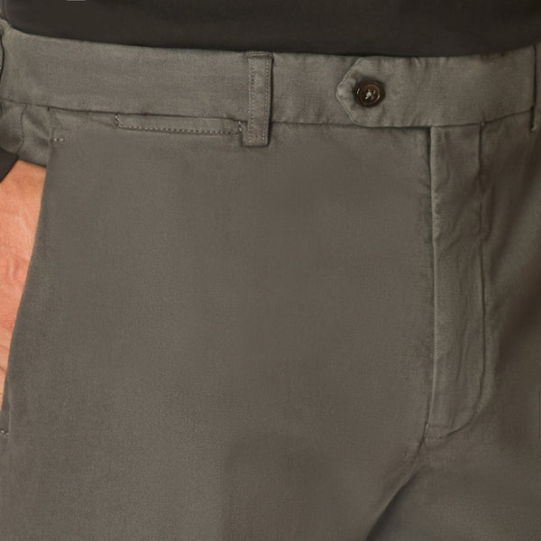 Imera Chinos in Garment-dyed Cotton- Anthracite | Andrea Kosta